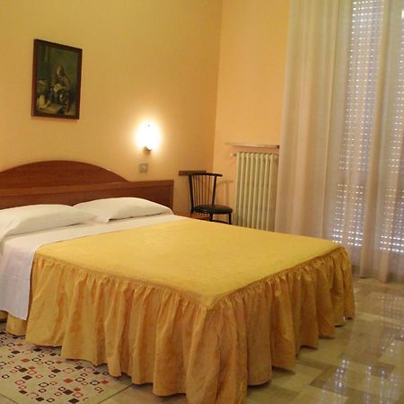 Hotel Capri Mediolan Zewnętrze zdjęcie
