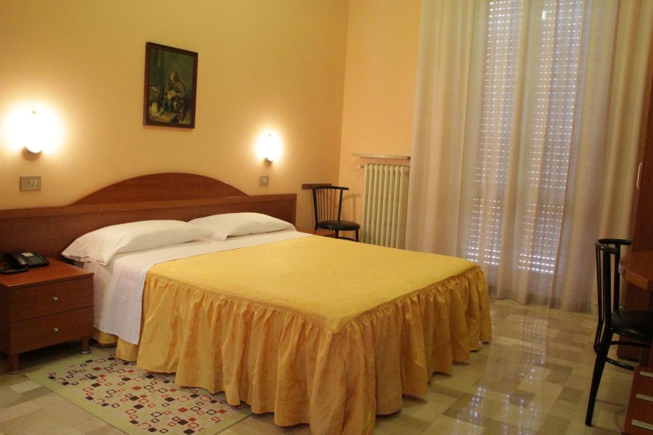 Hotel Capri Mediolan Zewnętrze zdjęcie