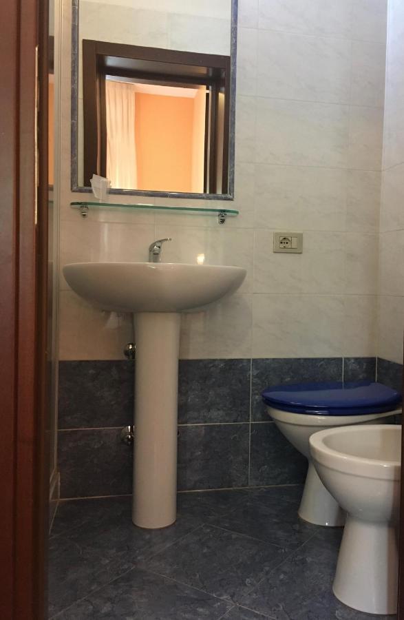 Hotel Capri Mediolan Zewnętrze zdjęcie